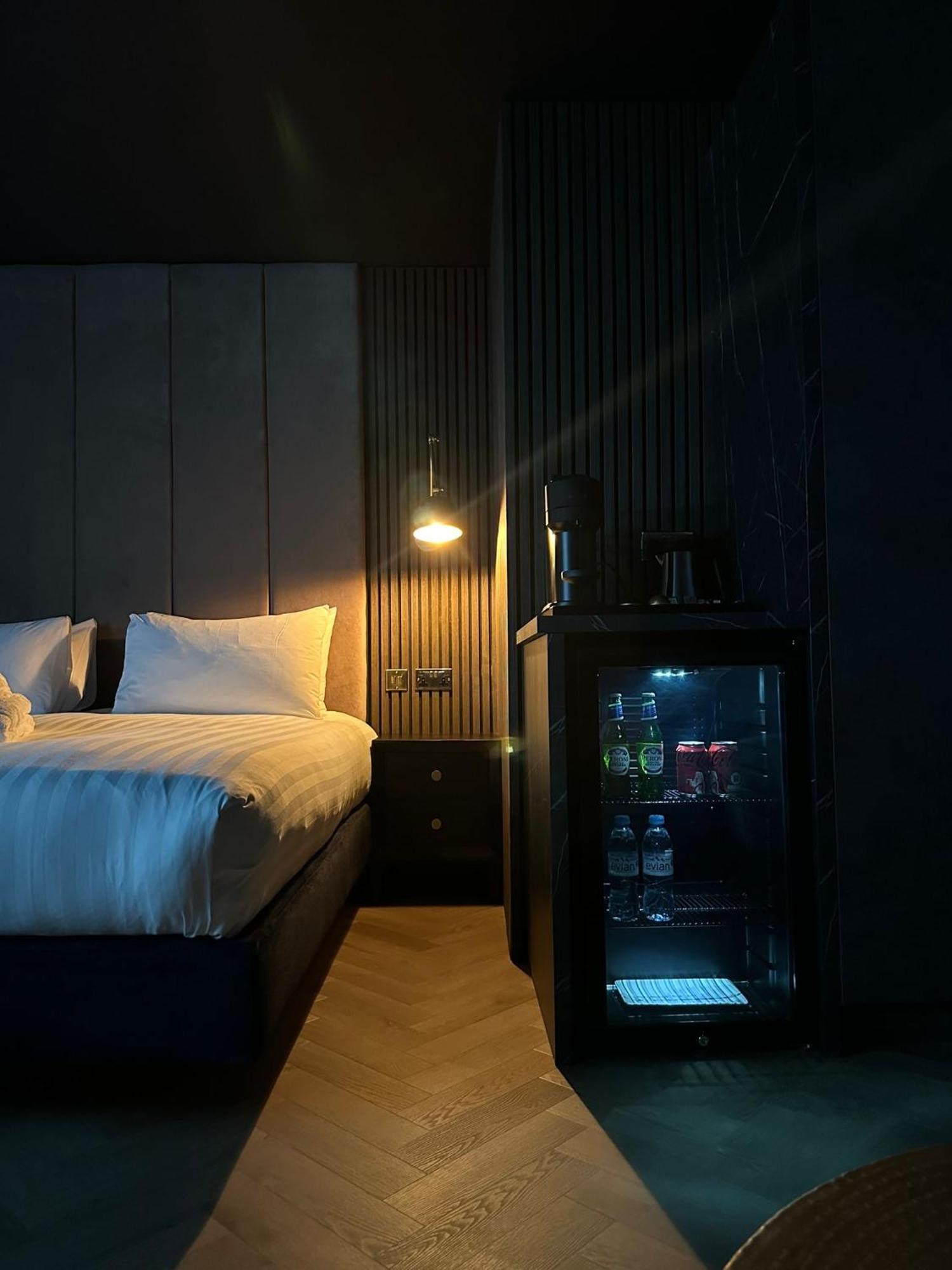 Secret Suites Ланкастер Экстерьер фото