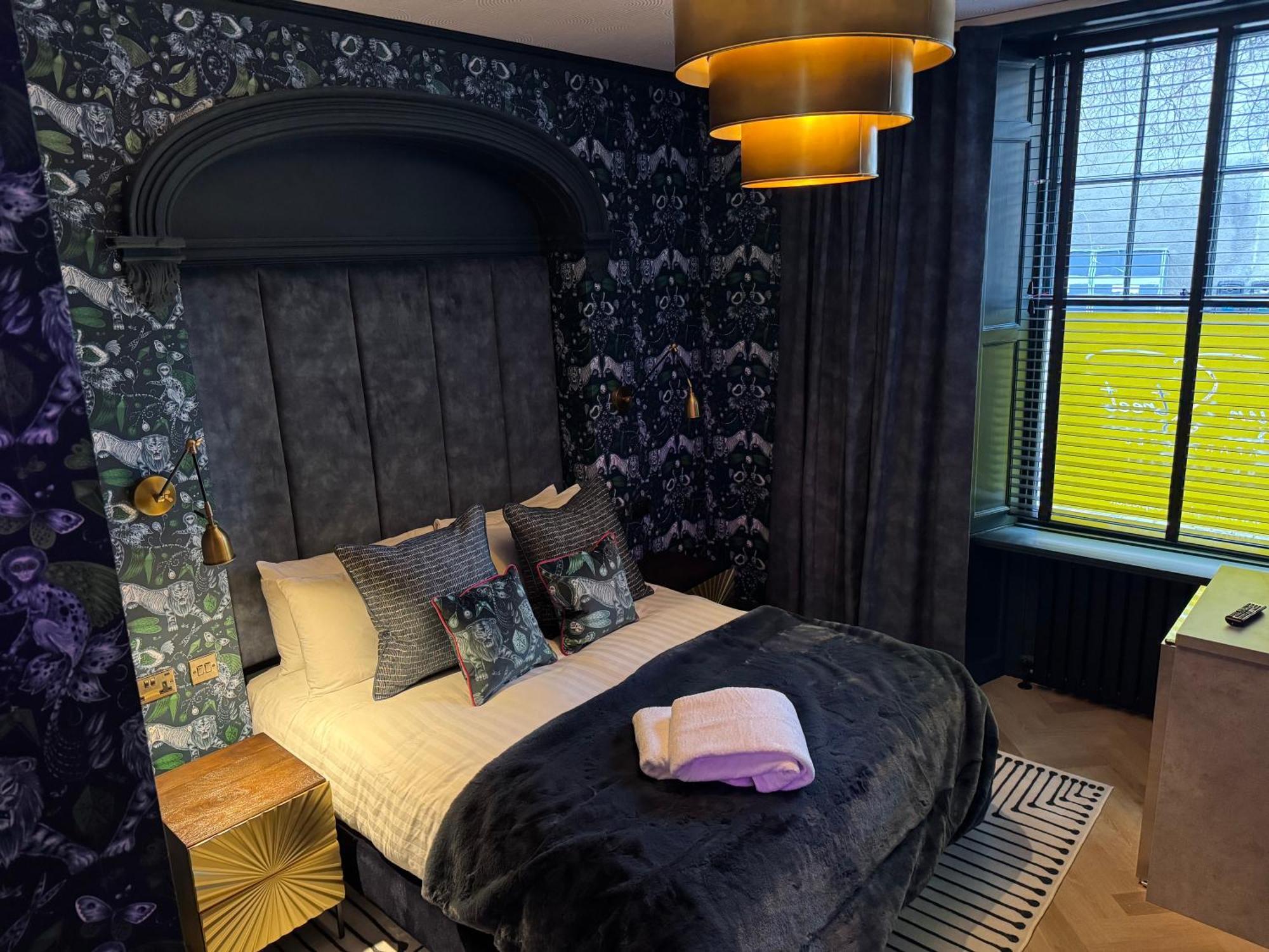 Secret Suites Ланкастер Экстерьер фото