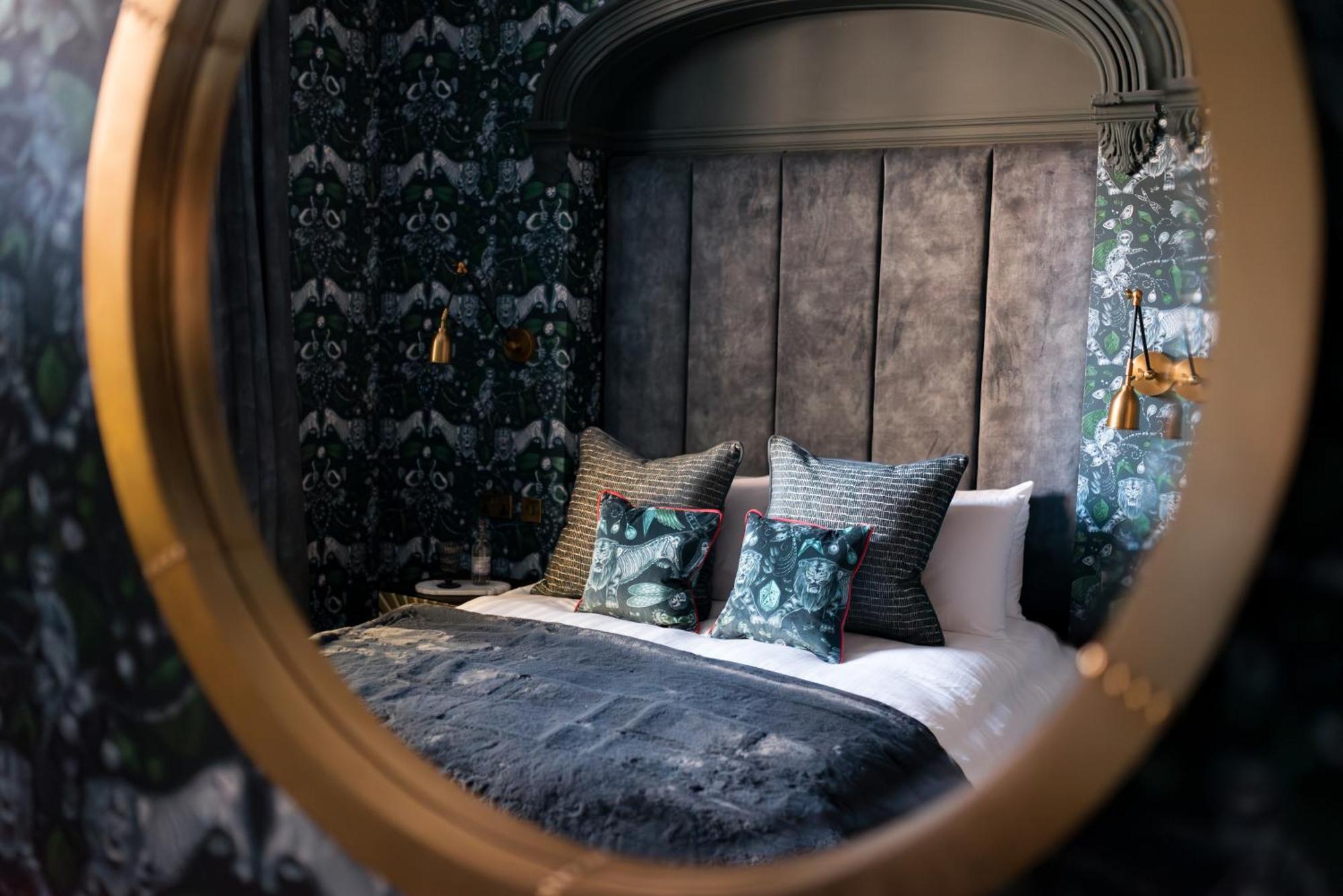 Secret Suites Ланкастер Экстерьер фото